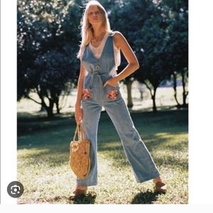 EUC Chasing Unicorns Overalls L